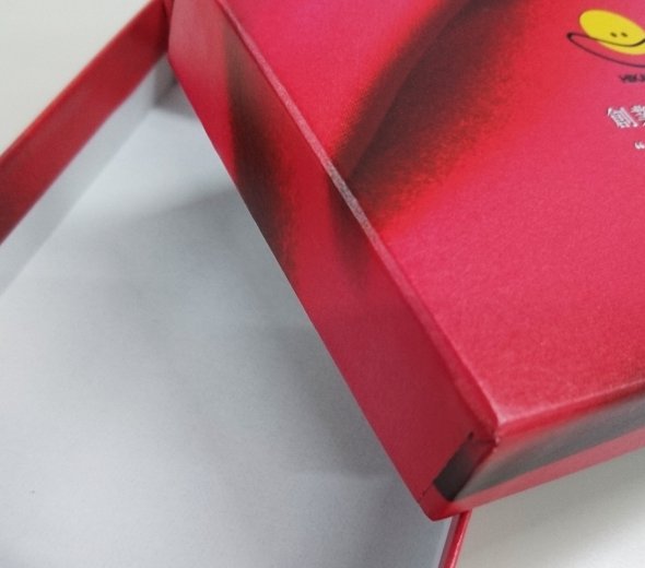 周年記念品の贈答用名刺ケースの箱をデザインから制作。
